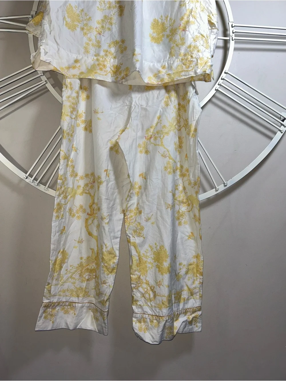 Natori Toile 100% Cotton Sateen Pajama Set White and Yellow - Picture 5 of 13